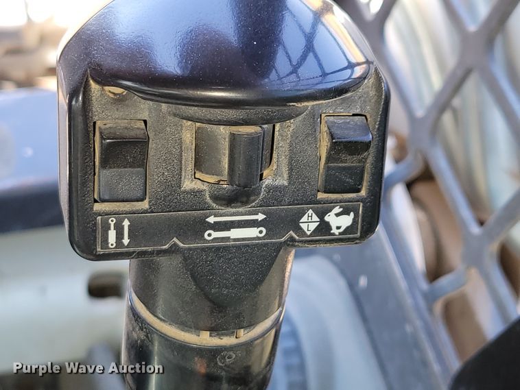 image for item DN7355 2009 Bobcat T190  tracked skid steer loader