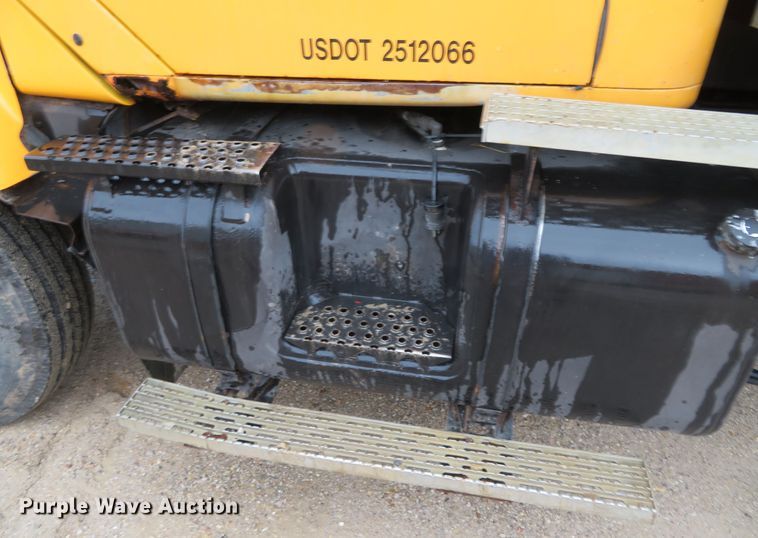 image for item DN7959 1998 International 2554  dump truck