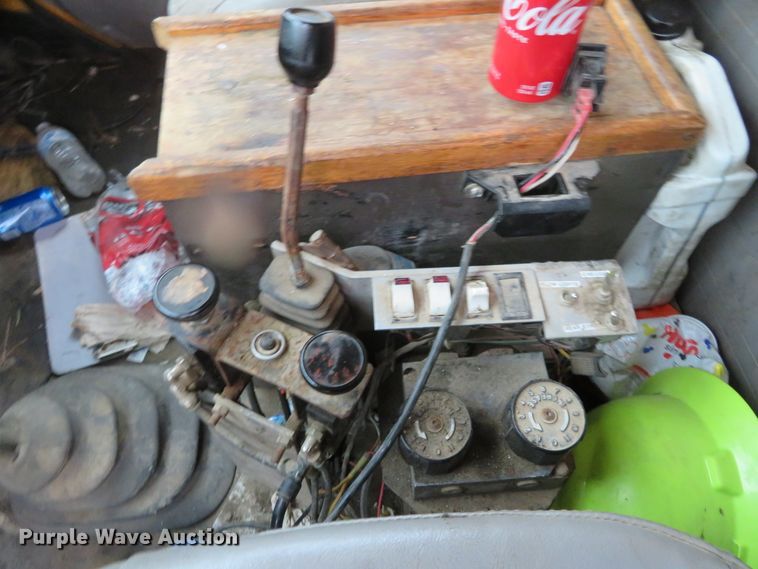 image for item DN7959 1998 International 2554  dump truck