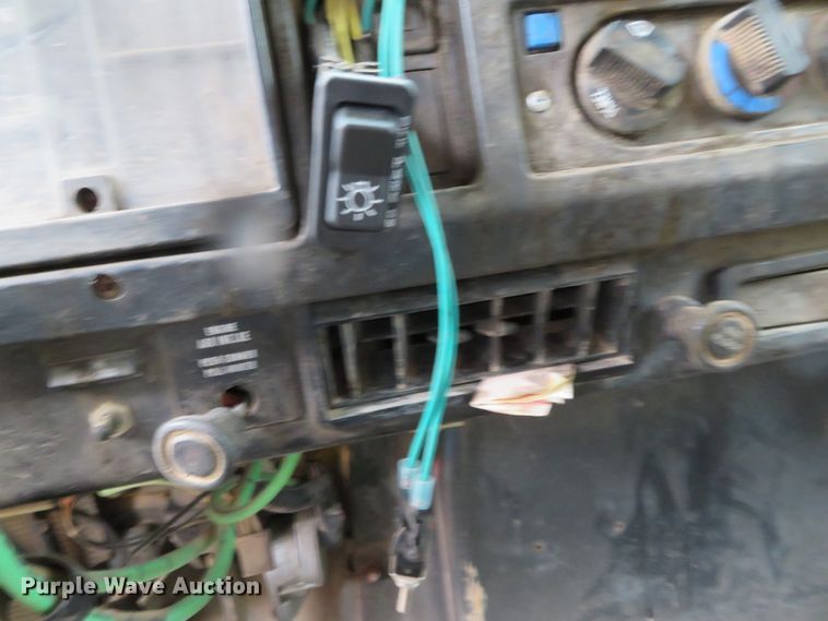 image for item DN7959 1998 International 2554  dump truck