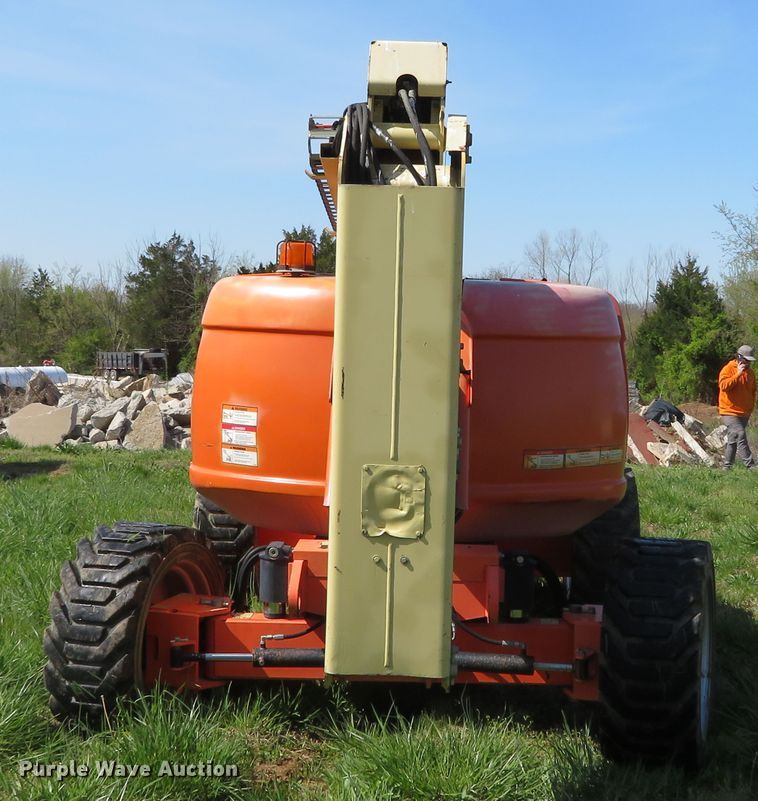 image for item DN7962 2011 JLG 600AJ  boom lift