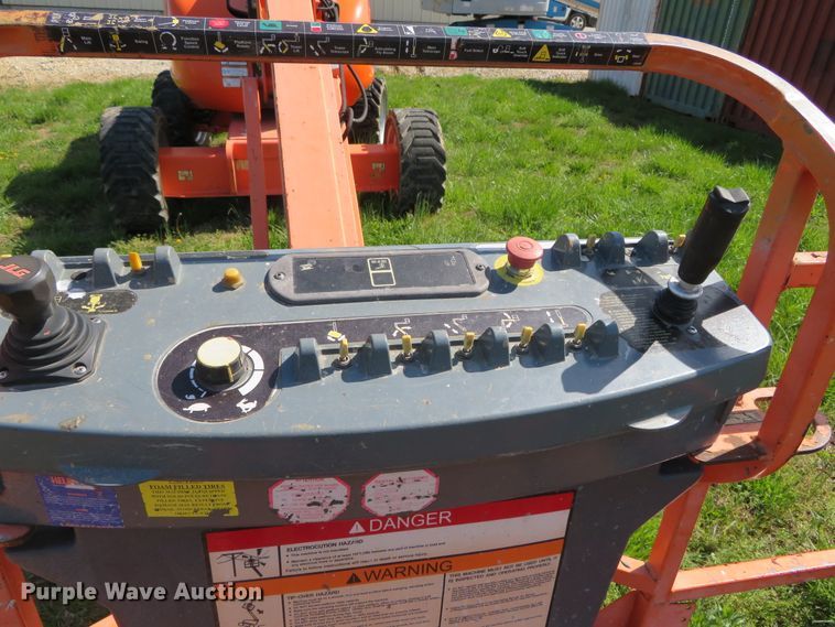 image for item DN7962 2011 JLG 600AJ  boom lift
