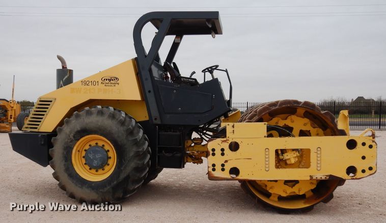 image for item DP3949 2001 Bomag BW213PDH-3  single drum roller