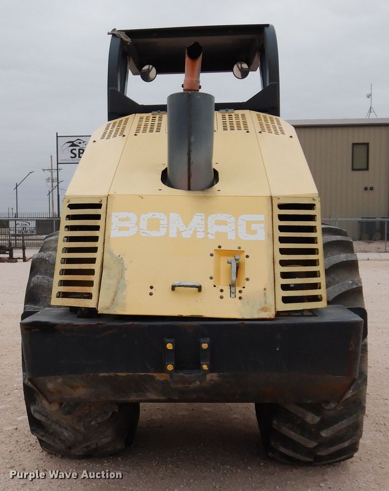 image for item DP3949 2001 Bomag BW213PDH-3  single drum roller