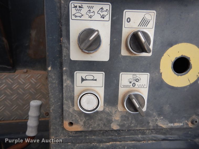 image for item DP3949 2001 Bomag BW213PDH-3  single drum roller