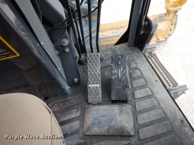 image for item DP3951 2012 John Deere 672G motor grader