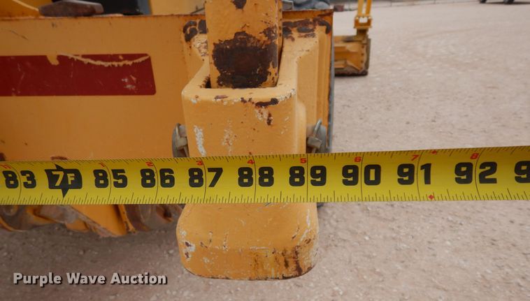 image for item DP3951 2012 John Deere 672G motor grader