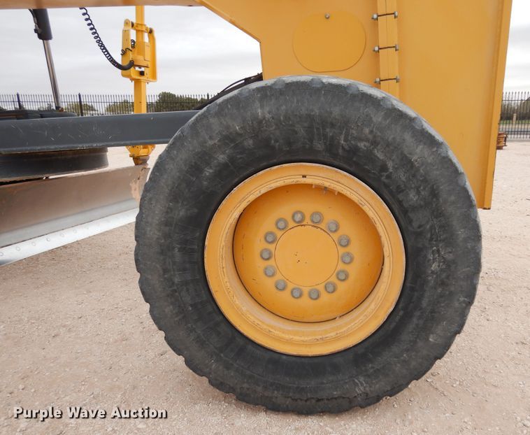 image for item DP3951 2012 John Deere 672G motor grader