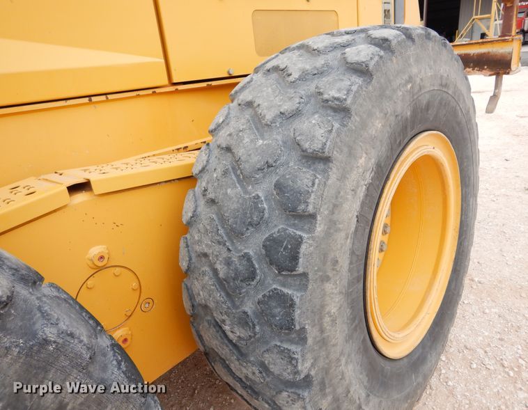 image for item DP3951 2012 John Deere 672G motor grader