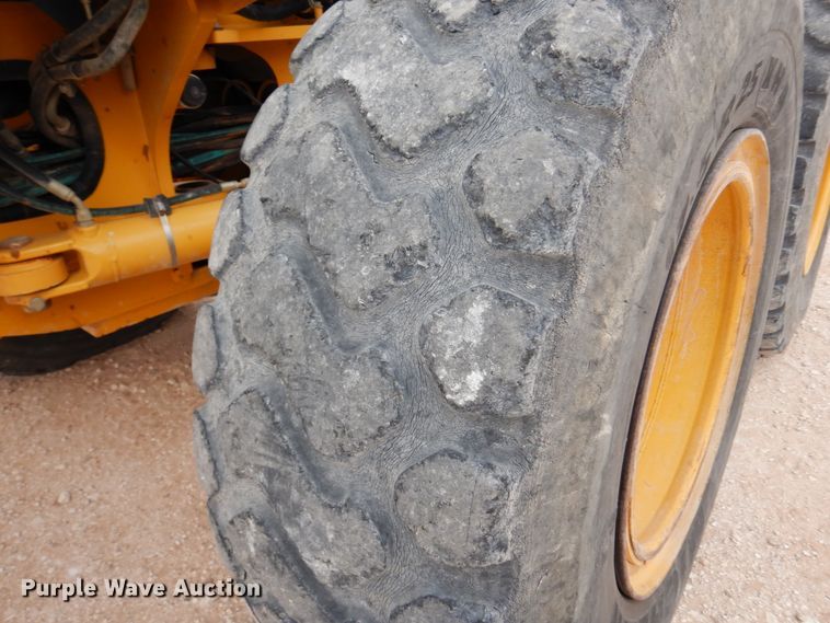 image for item DP3951 2012 John Deere 672G motor grader