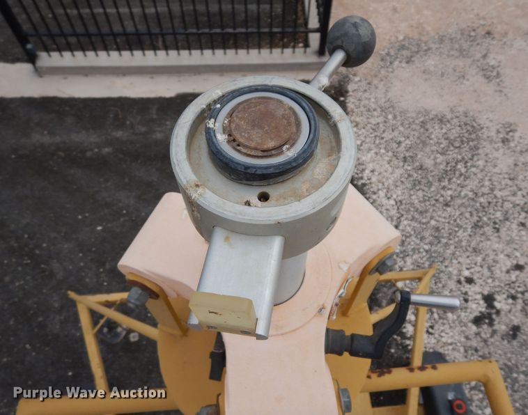 image for item DP3951 2012 John Deere 672G motor grader