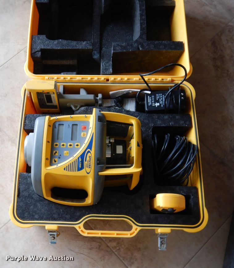 image for item DP3951 2012 John Deere 672G motor grader