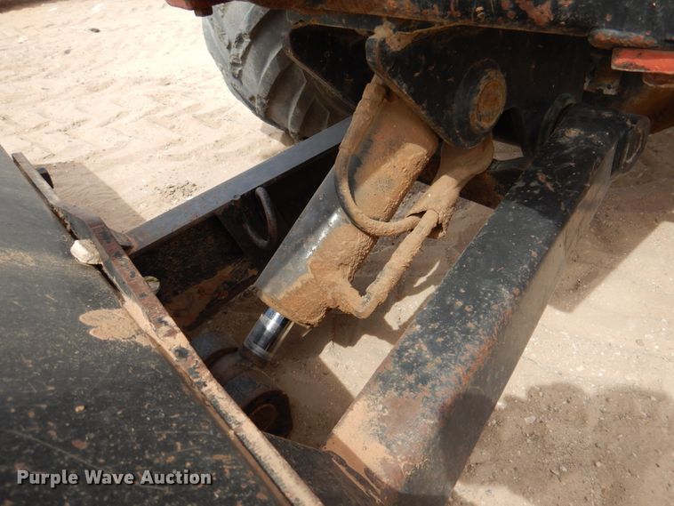 image for item DP3962 2005 Ditch Witch RT40  rock saw
