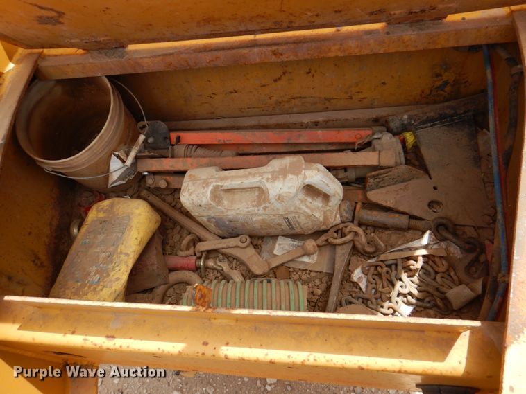 image for item DP3967 2011 Eager Beaver 20XPT  equipment trailer