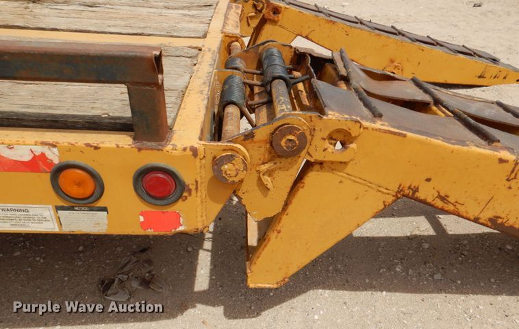 image for item DP3967 2011 Eager Beaver 20XPT  equipment trailer