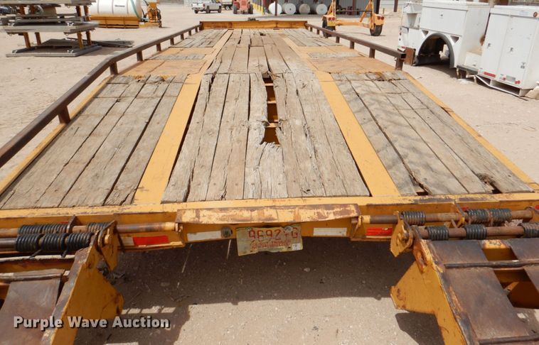 image for item DP3967 2011 Eager Beaver 20XPT  equipment trailer