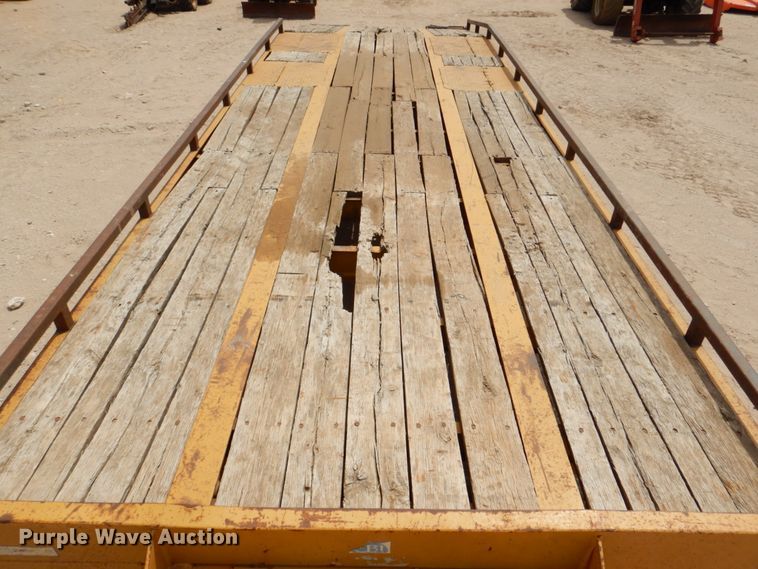 image for item DP3967 2011 Eager Beaver 20XPT  equipment trailer