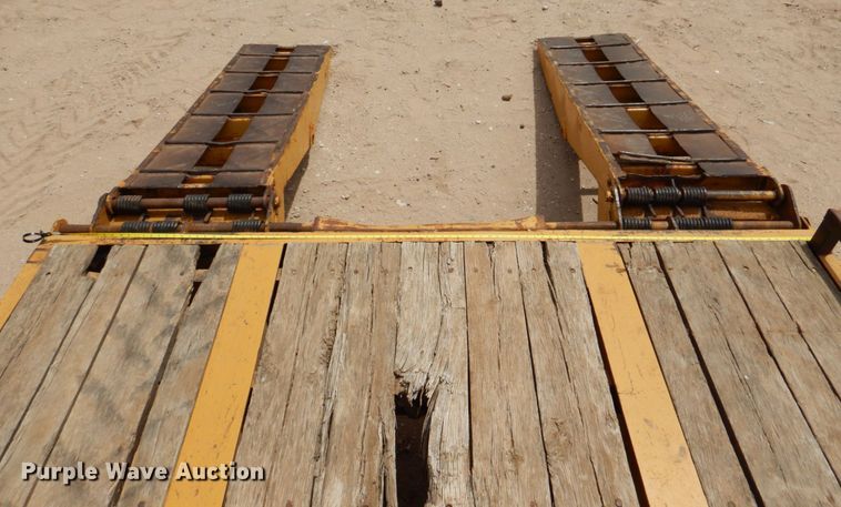 image for item DP3967 2011 Eager Beaver 20XPT  equipment trailer