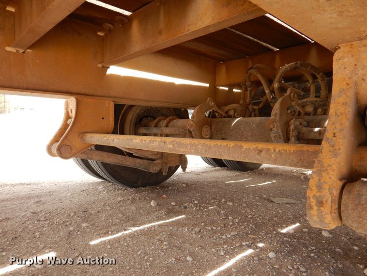 image for item DP3967 2011 Eager Beaver 20XPT  equipment trailer