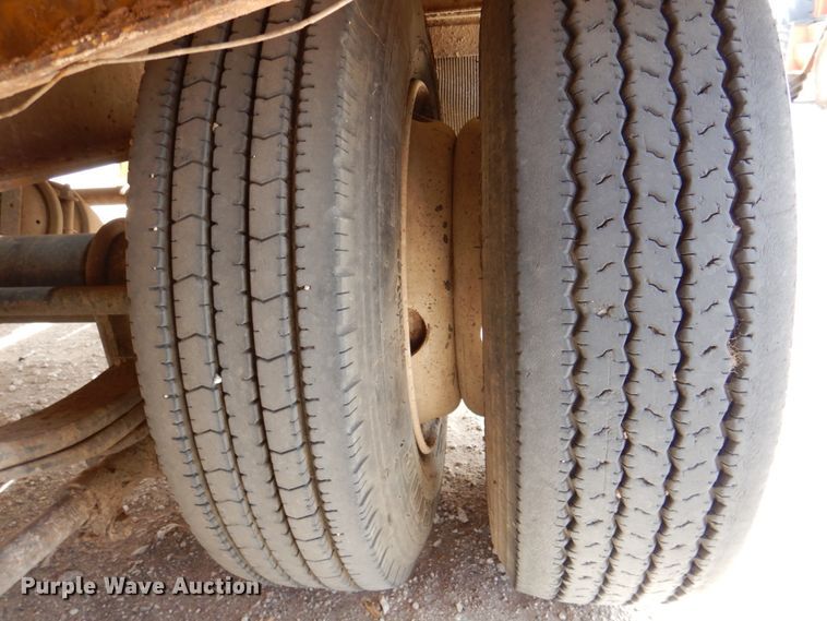 image for item DP3967 2011 Eager Beaver 20XPT  equipment trailer