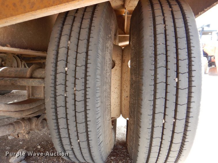 image for item DP3967 2011 Eager Beaver 20XPT  equipment trailer