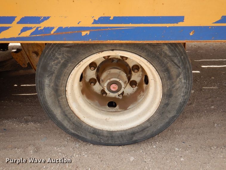 image for item DP3967 2011 Eager Beaver 20XPT  equipment trailer