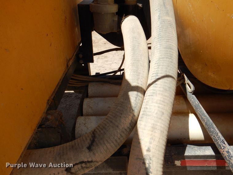 image for item DP3970 2012 Vermeer V800LEHD  vacuum excavator