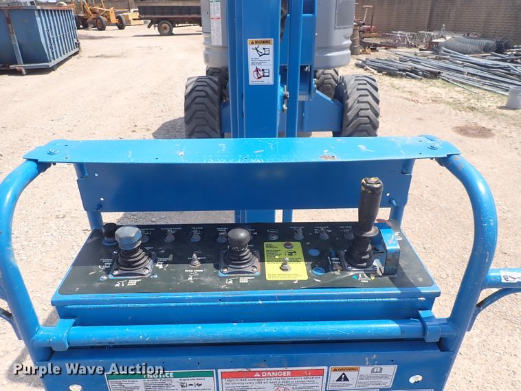 image for item DP4613 2001 Genie Z60/34  boom lift