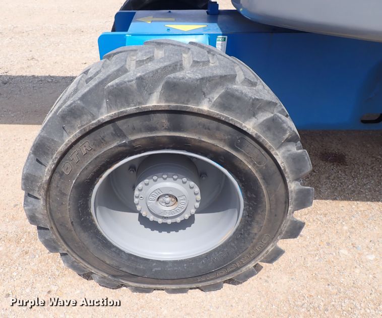 image for item DP4613 2001 Genie Z60/34  boom lift