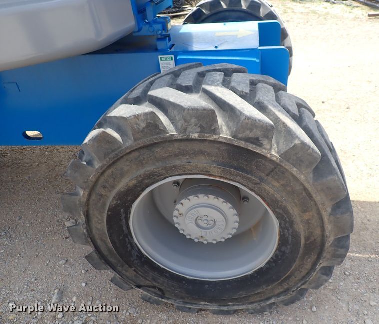 image for item DP4613 2001 Genie Z60/34  boom lift