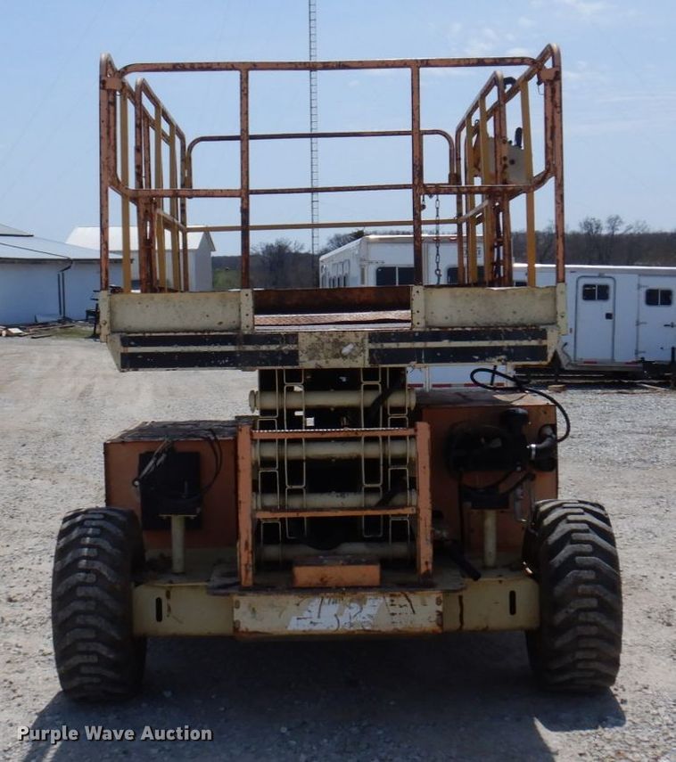 image for item DP5432 1997 JLG 33RTS  scissor lift