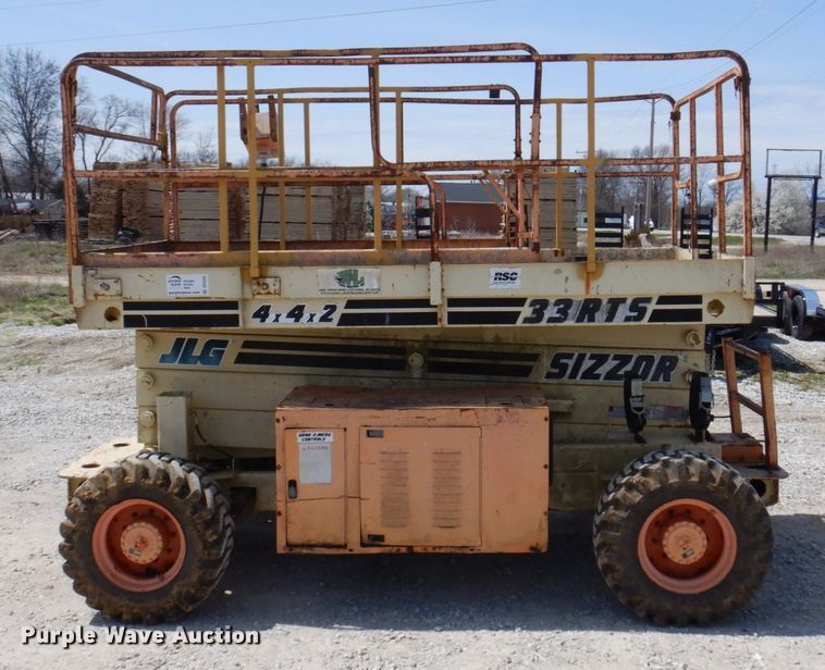 image for item DP5432 1997 JLG 33RTS  scissor lift