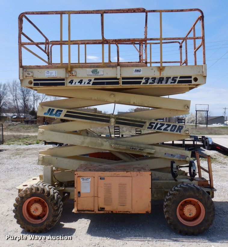 image for item DP5432 1997 JLG 33RTS  scissor lift