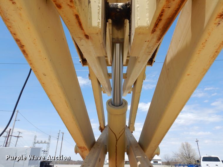 image for item DP5432 1997 JLG 33RTS  scissor lift