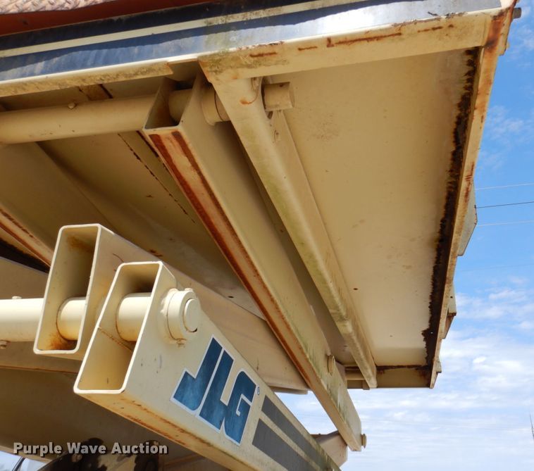 image for item DP5432 1997 JLG 33RTS  scissor lift