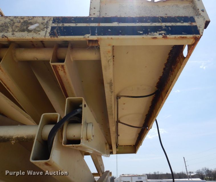 image for item DP5432 1997 JLG 33RTS  scissor lift