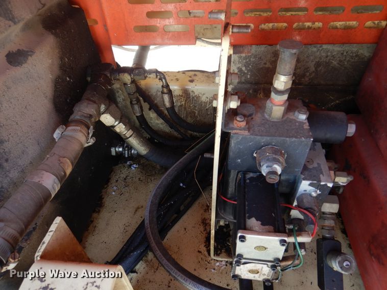 image for item DP5432 1997 JLG 33RTS  scissor lift