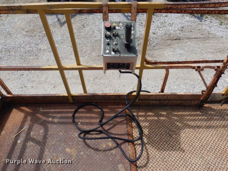 image for item DP5432 1997 JLG 33RTS  scissor lift