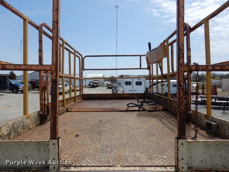 image for item DP5432 1997 JLG 33RTS  scissor lift