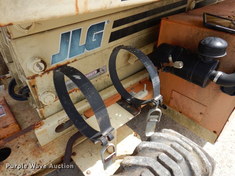 image for item DP5432 1997 JLG 33RTS  scissor lift