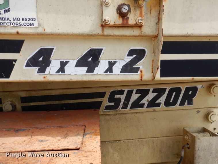 image for item DP5432 1997 JLG 33RTS  scissor lift