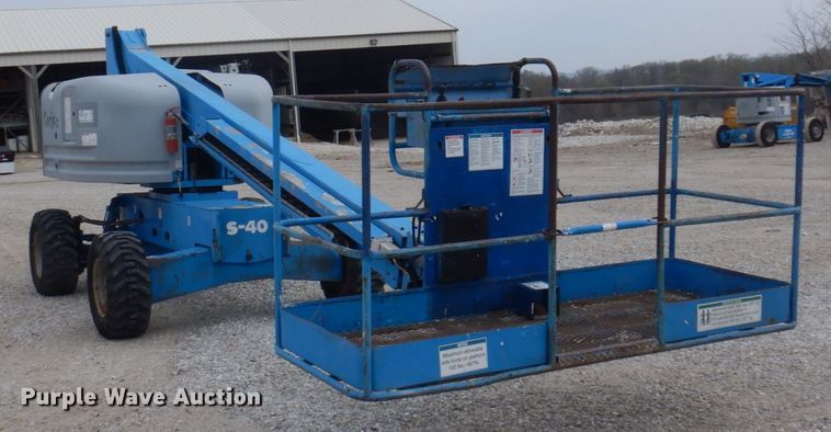 image for item DP5438 1998 Genie S40  boom lift