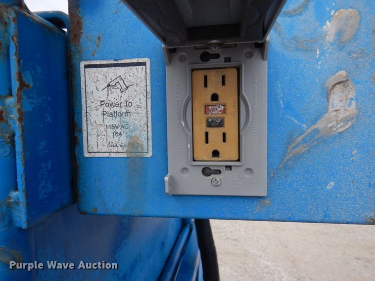 image for item DP5438 1998 Genie S40  boom lift