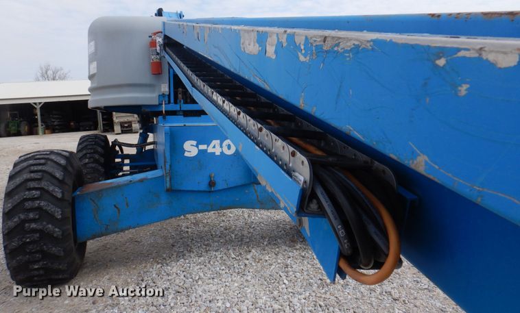 image for item DP5438 1998 Genie S40  boom lift