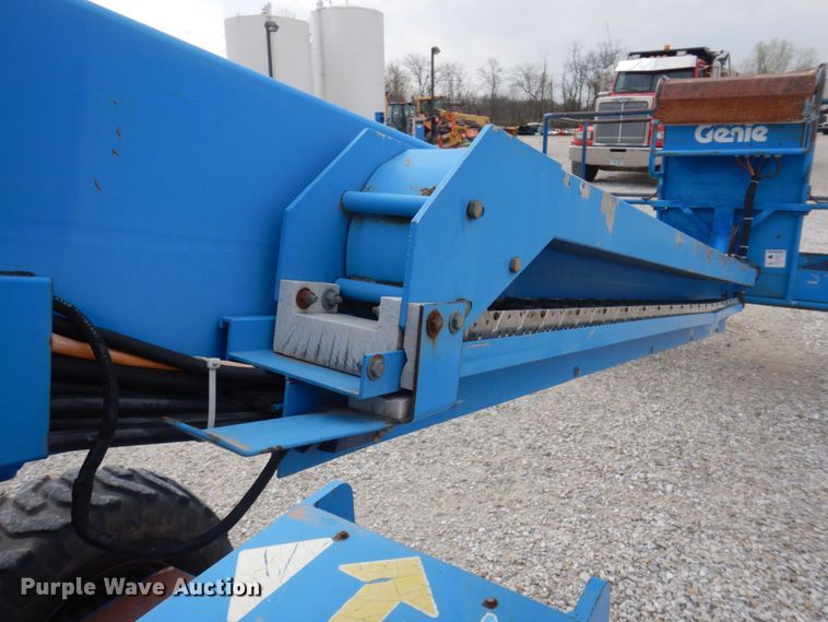 image for item DP5438 1998 Genie S40  boom lift