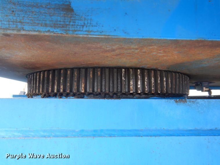 image for item DP5438 1998 Genie S40  boom lift