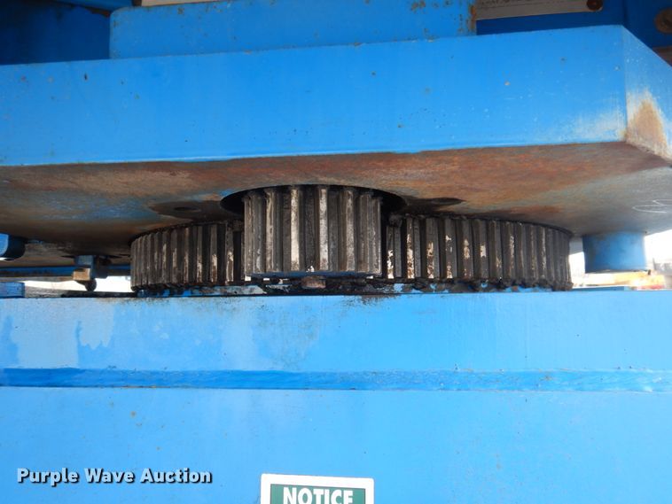 image for item DP5438 1998 Genie S40  boom lift