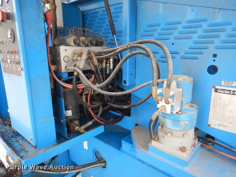 image for item DP5438 1998 Genie S40  boom lift