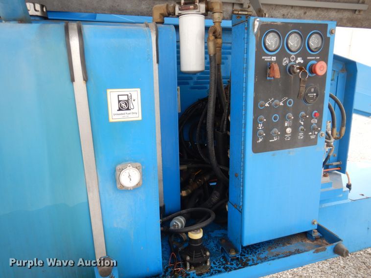 image for item DP5438 1998 Genie S40  boom lift