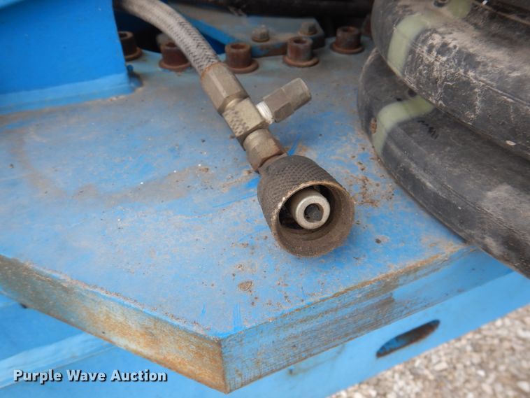 image for item DP5438 1998 Genie S40  boom lift